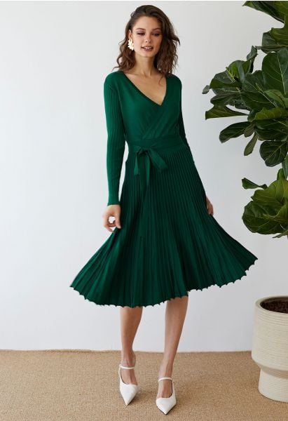 Embrace a Lithe Knitted Dress in Emerald