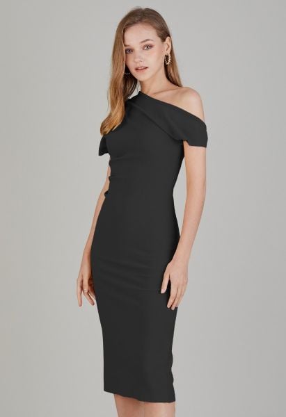 Slanted One-Shoulder Bodycon Dress in Black