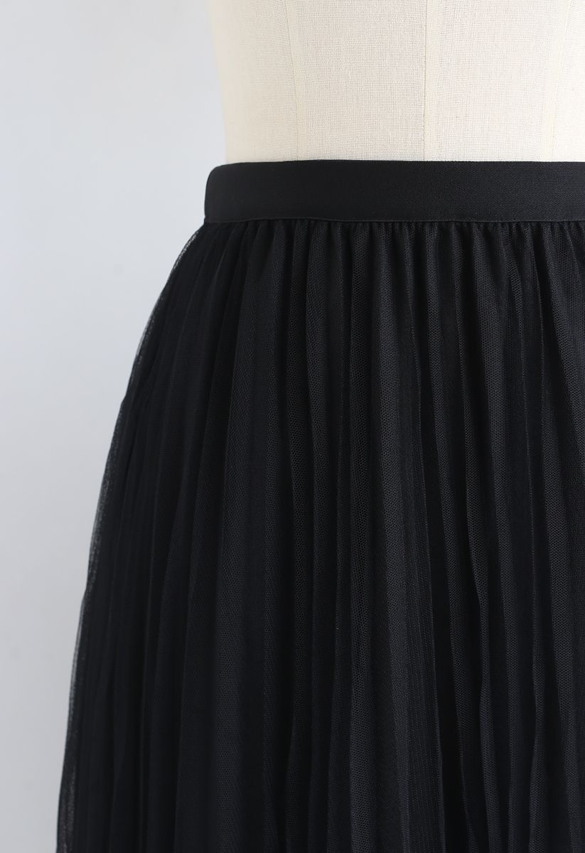 Pleated Double-Layered Mesh Tulle Pearls Skirt in Black