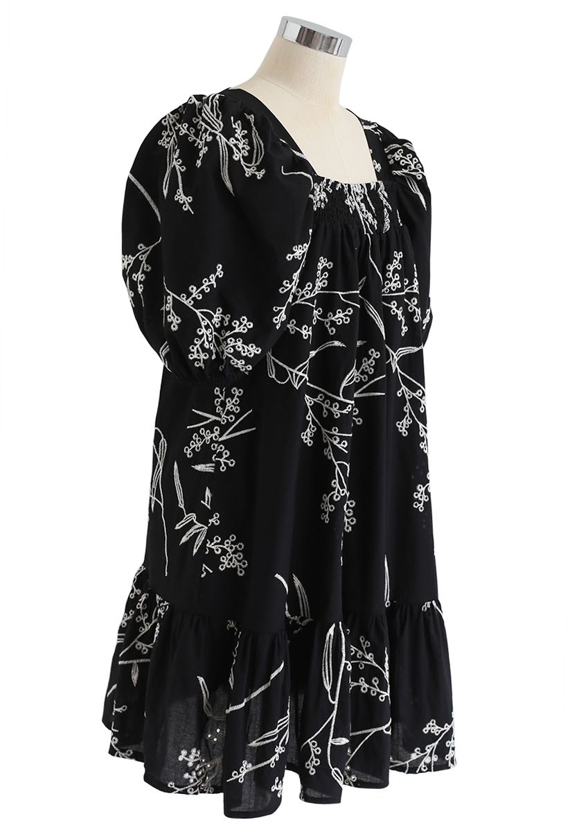 Wildflowers Embroidered Puff Sleeves Dolly Dress in Black