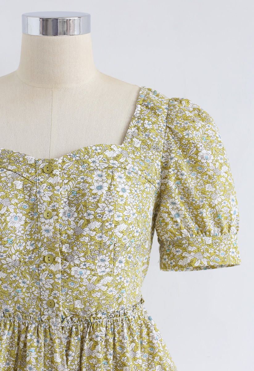 Lace-Up Shirred Ditsy Floral Ruffle Top in Pistachio