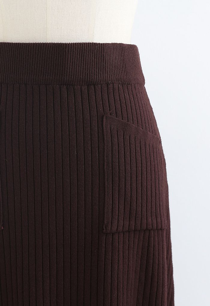 Two Patched Pockets Knit Skirt in Brown