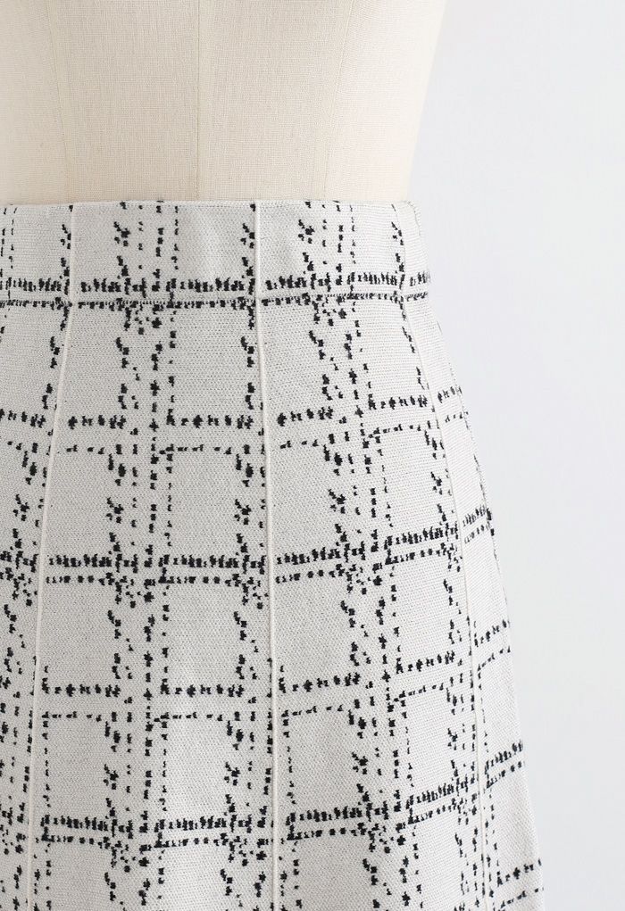 Grid Fringe Hem Knit Skirt in Ivory