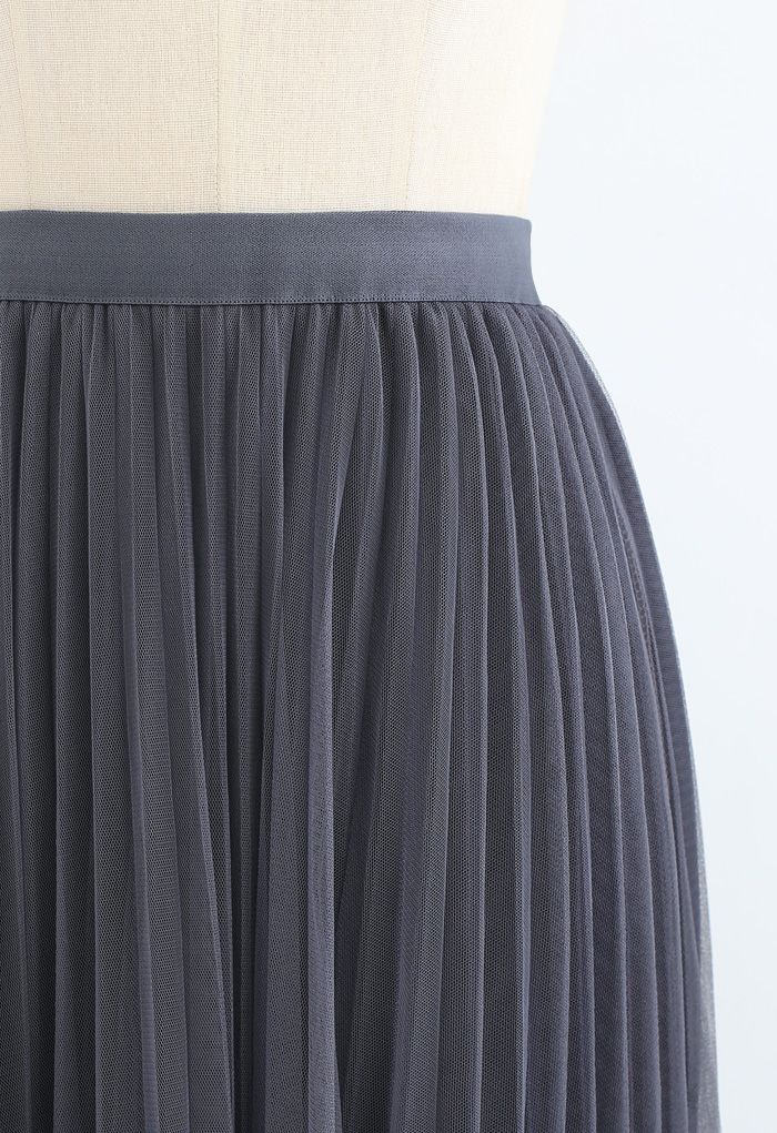 Hi-Lo Mesh Hem Pleated Skirt in Grey