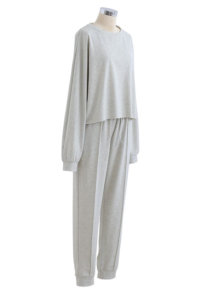 Raw-Cut Hem Sweatshirt and Seamed Pants Set in Grey