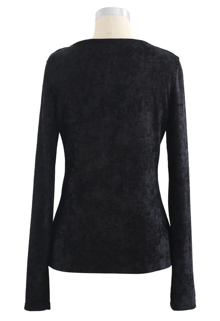 Necklace Fuzzy Long-Sleeve Top in Black