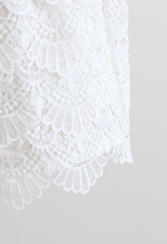 Scallop Crochet Overlay Shorts in White
