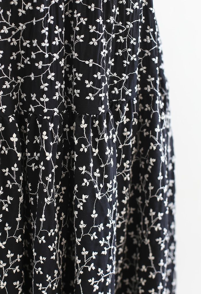 Embroidered Floret Frilling Cotton Skirt in Black