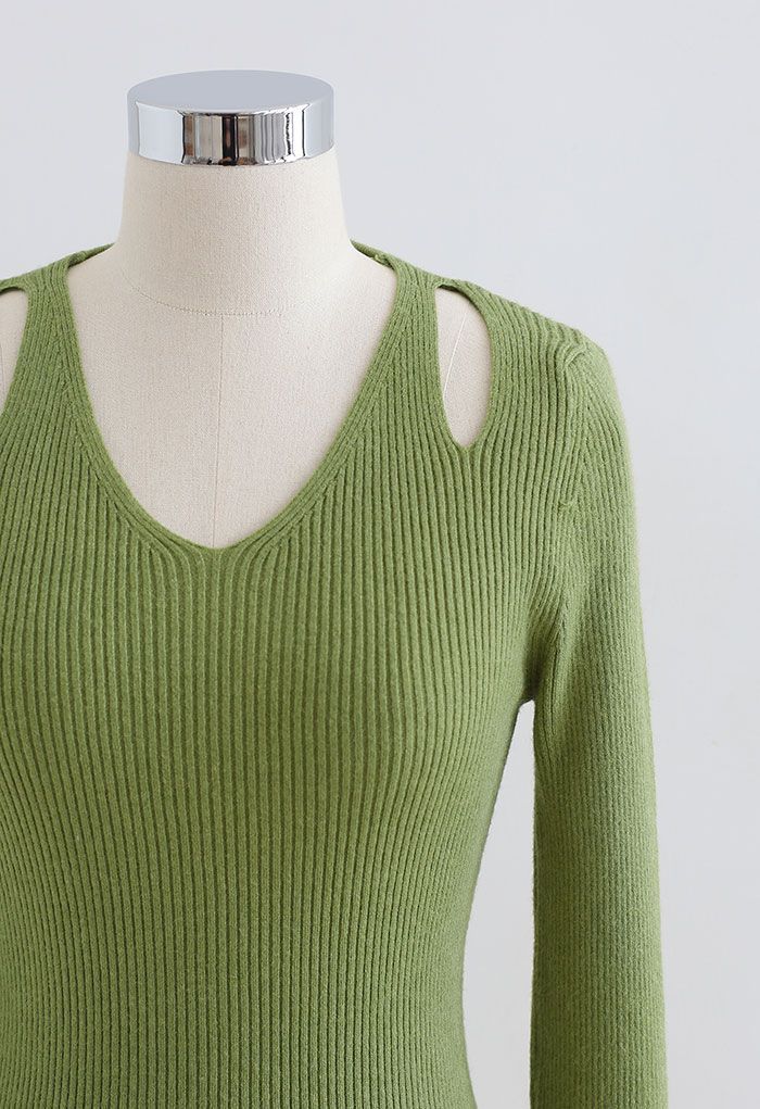 Cut Out Shoulder Fitted Knit Top in Green