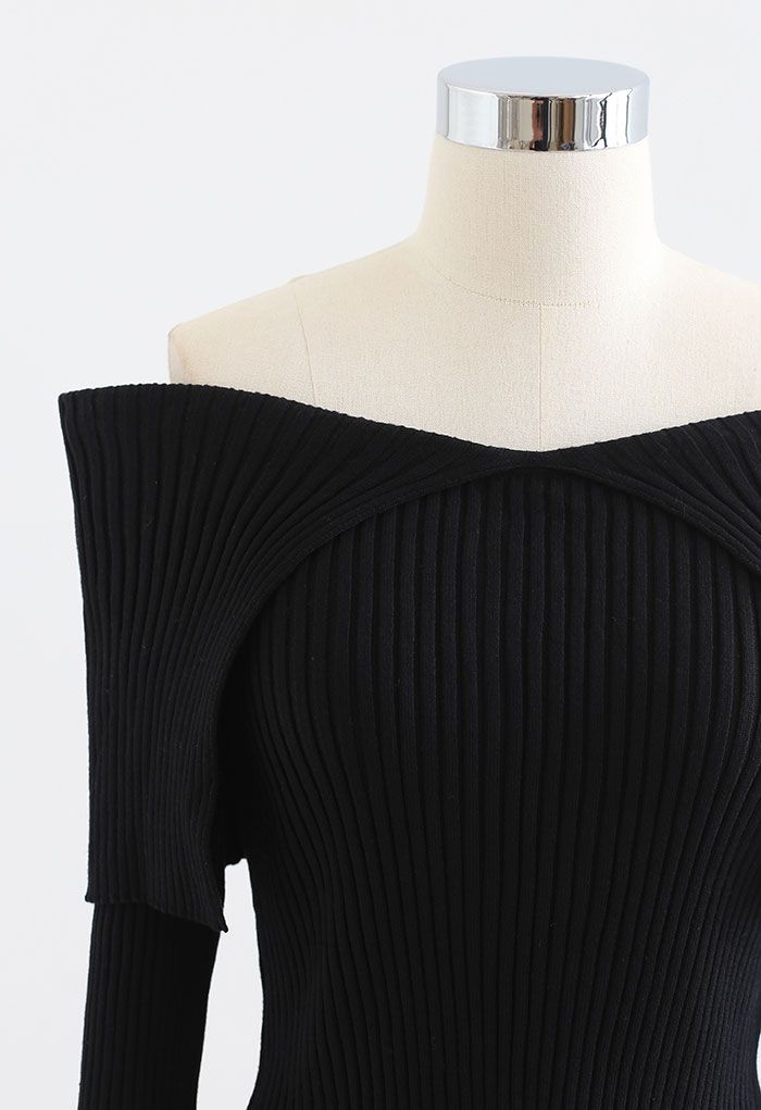 Flap Collar Off-Shoulder Crop Knit Top in Black