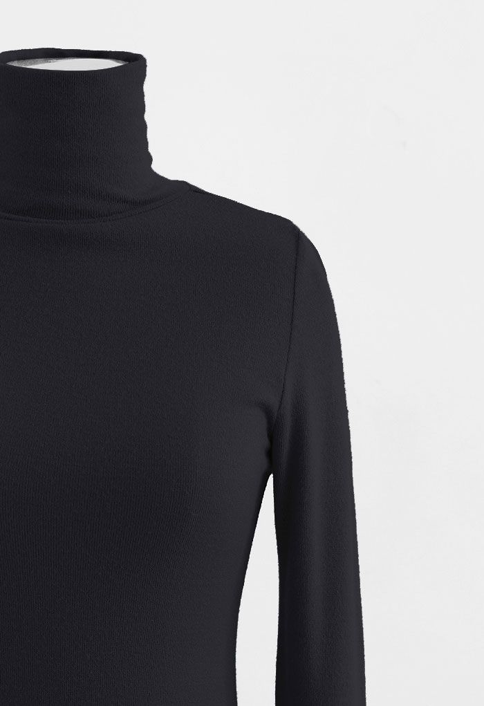 Turtleneck Thumb Hole Fitted Knit Top in Black