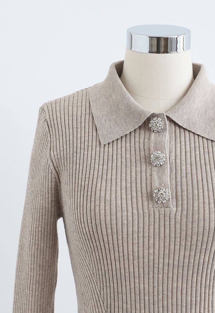 Brooch Button Collared Fitted Knit Top in Linen