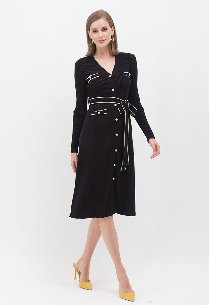 Shimmer Contrast Line Buttoned Knit Dress in Black