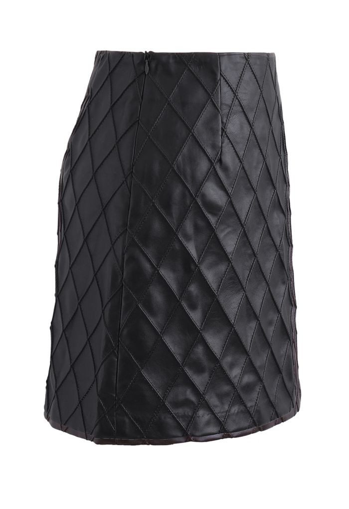 Diamond Textured Faux Leather Bud Skirt in Black