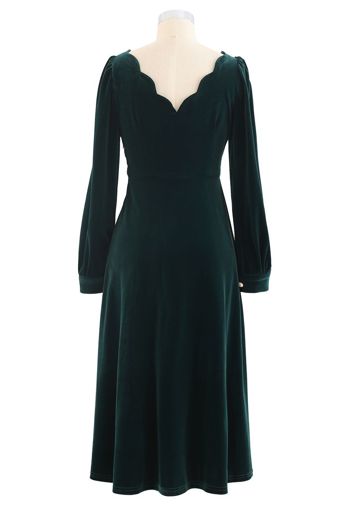Sweetheart Neck Buttoned Velvet Dress in Emerald