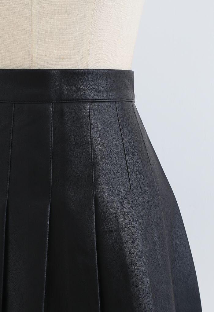 Pleated Faux Leather Mini Skirt in Black