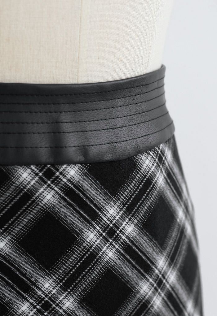 Faux Leather Waist Plaid Pencil Skirt in Black