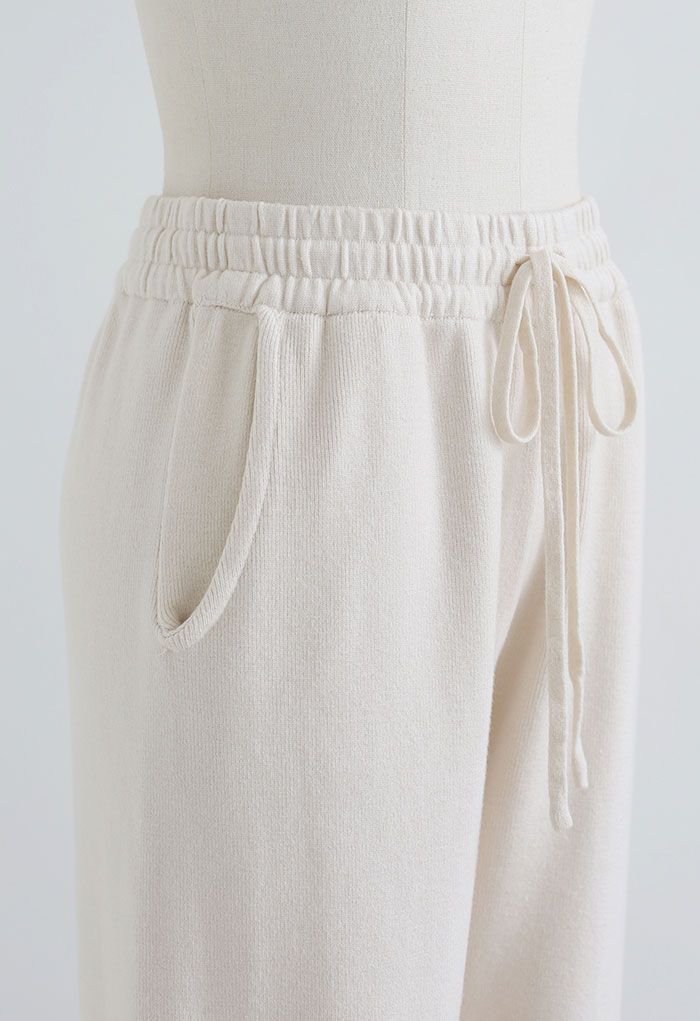 Knitted Drawstring Waist Tapered Joggers in Ivory