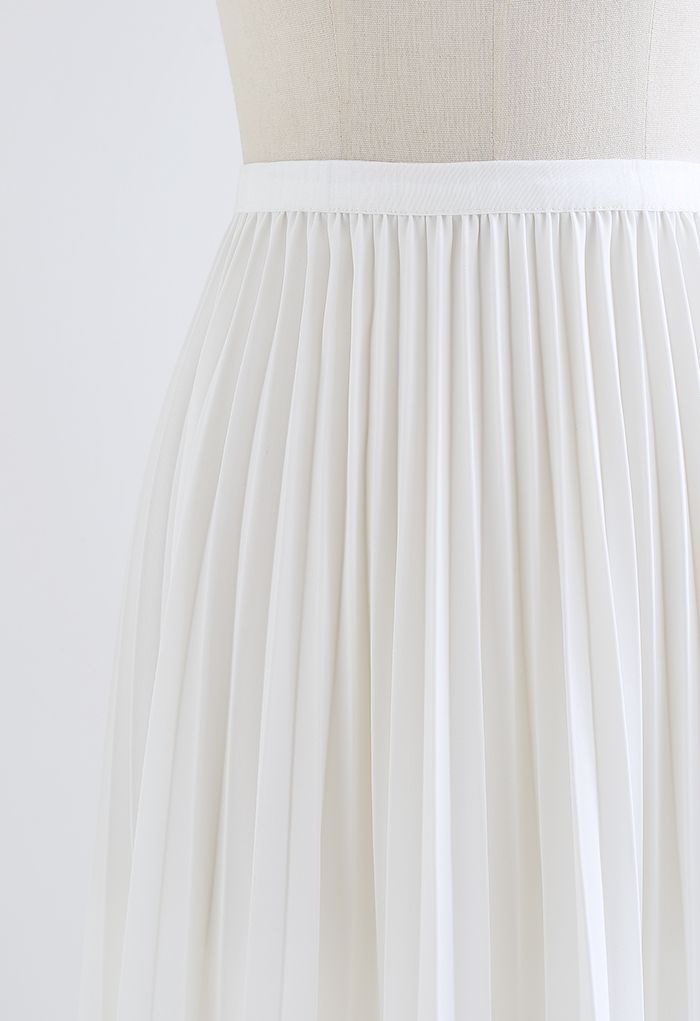 Simplicity Pleated Midi Skirt in White