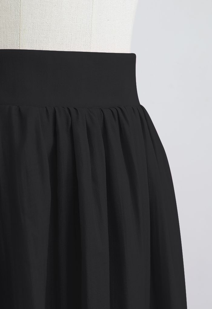 Simplicity Solid Color Textured Skirt in Black