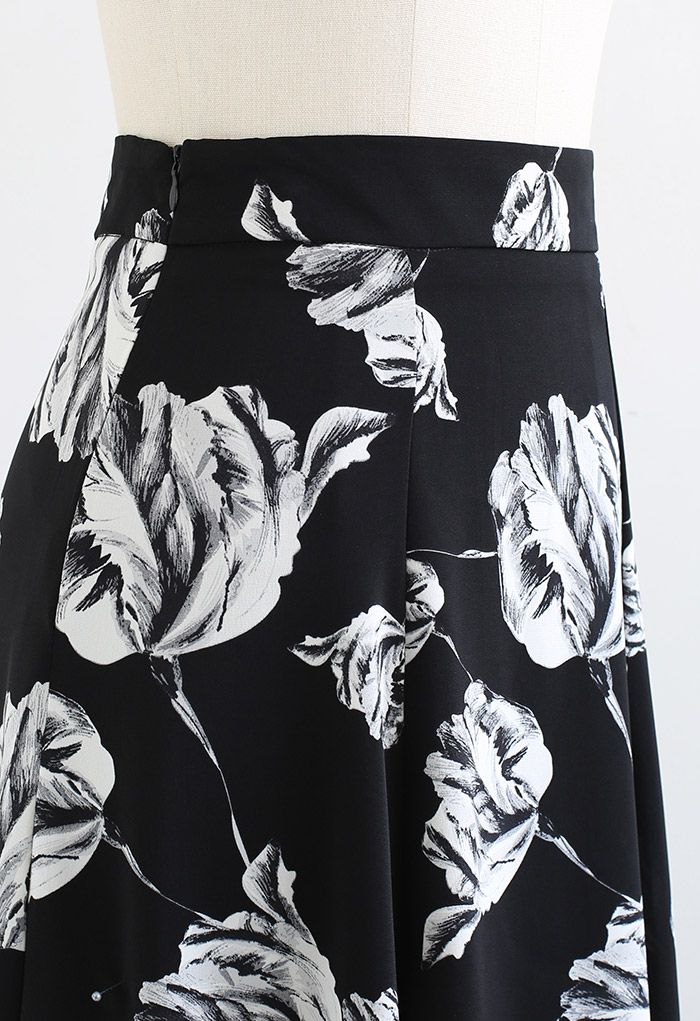 Floral Sketch Seam Detailing Flare Midi Skirt in Black