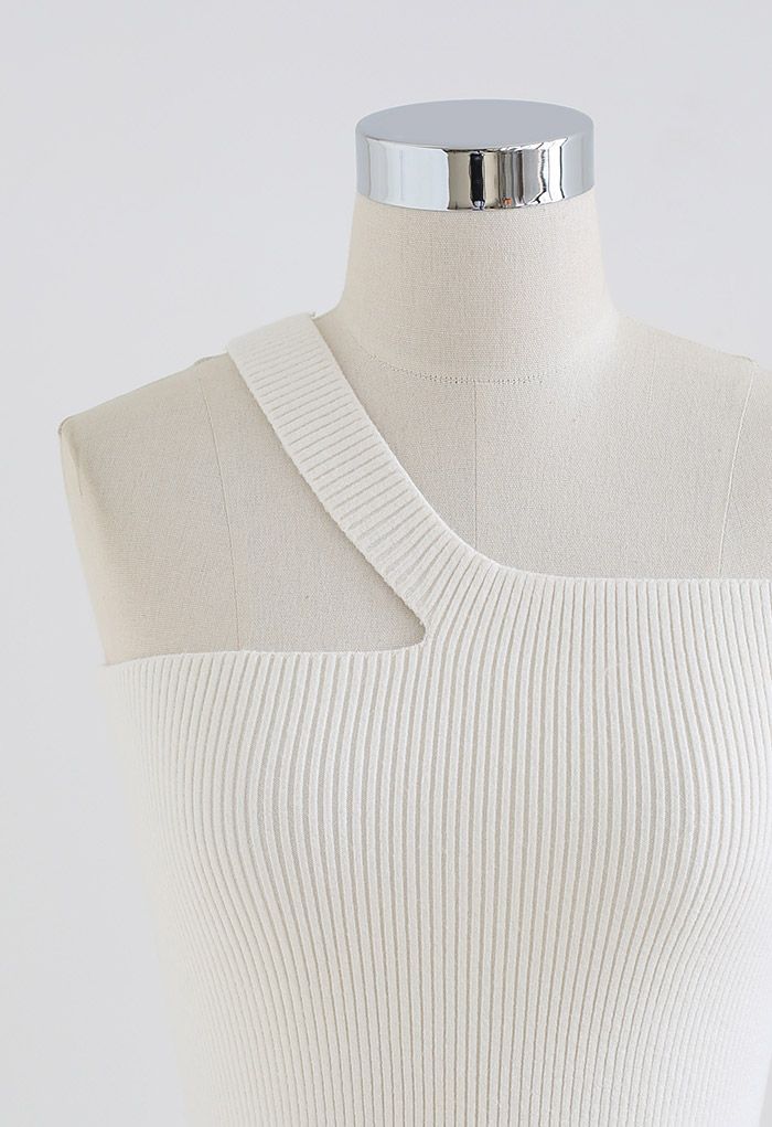 Oblique Shoulder Crop Knit Tank Top in White