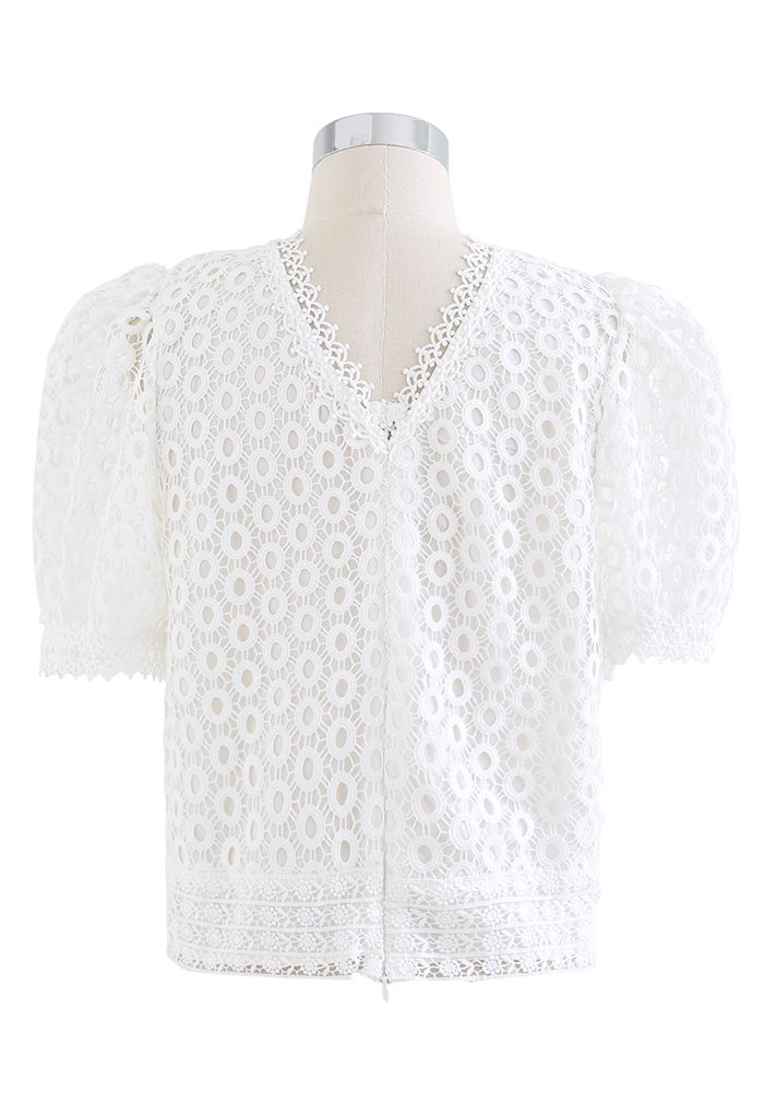 Bubble Full Crochet V-Neck Crop Top in White