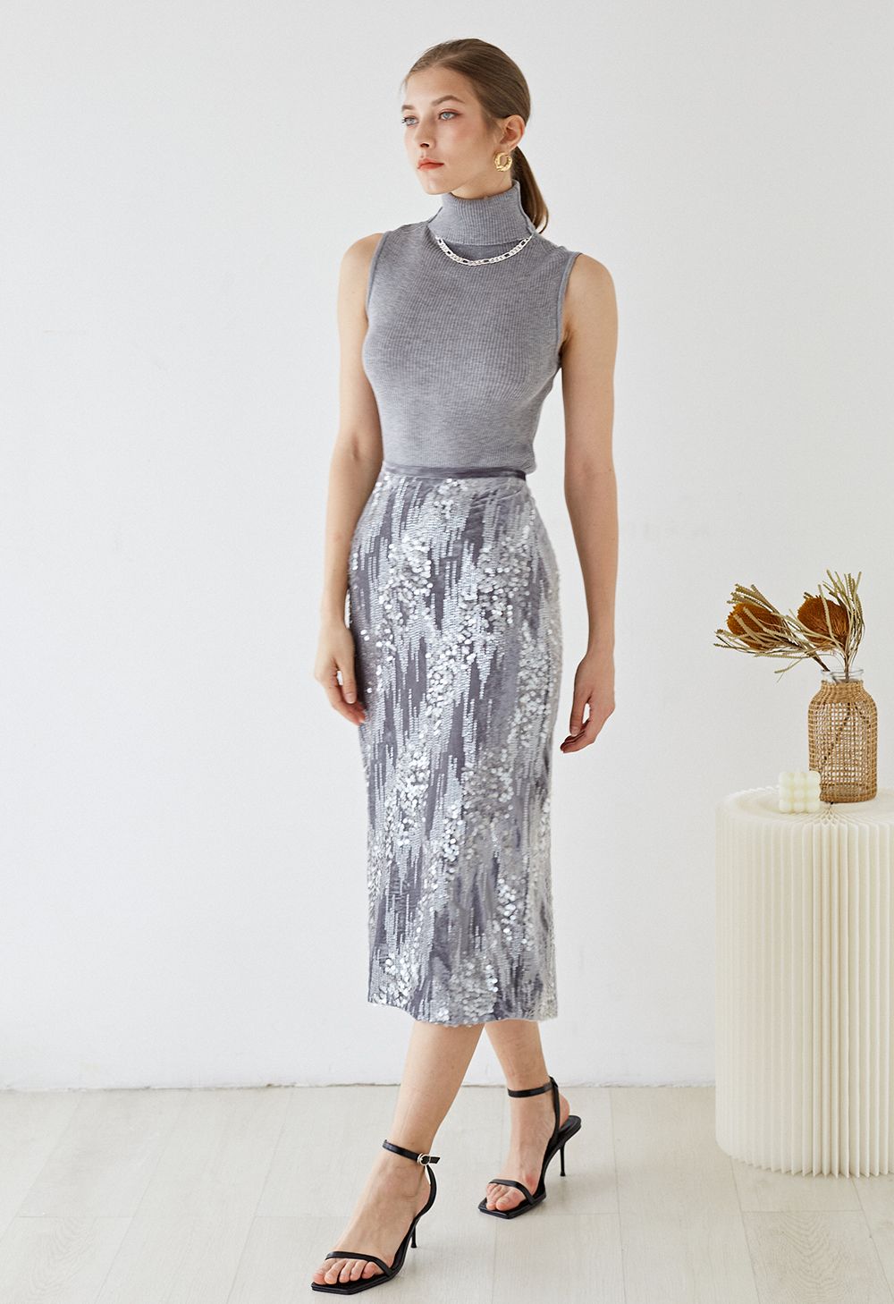 Turtleneck Soft Knit Sleeveless Top in Grey