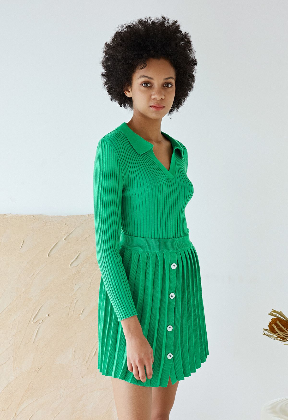 Collared V-Neck Knit Top and Pleated Skirt Set in Green