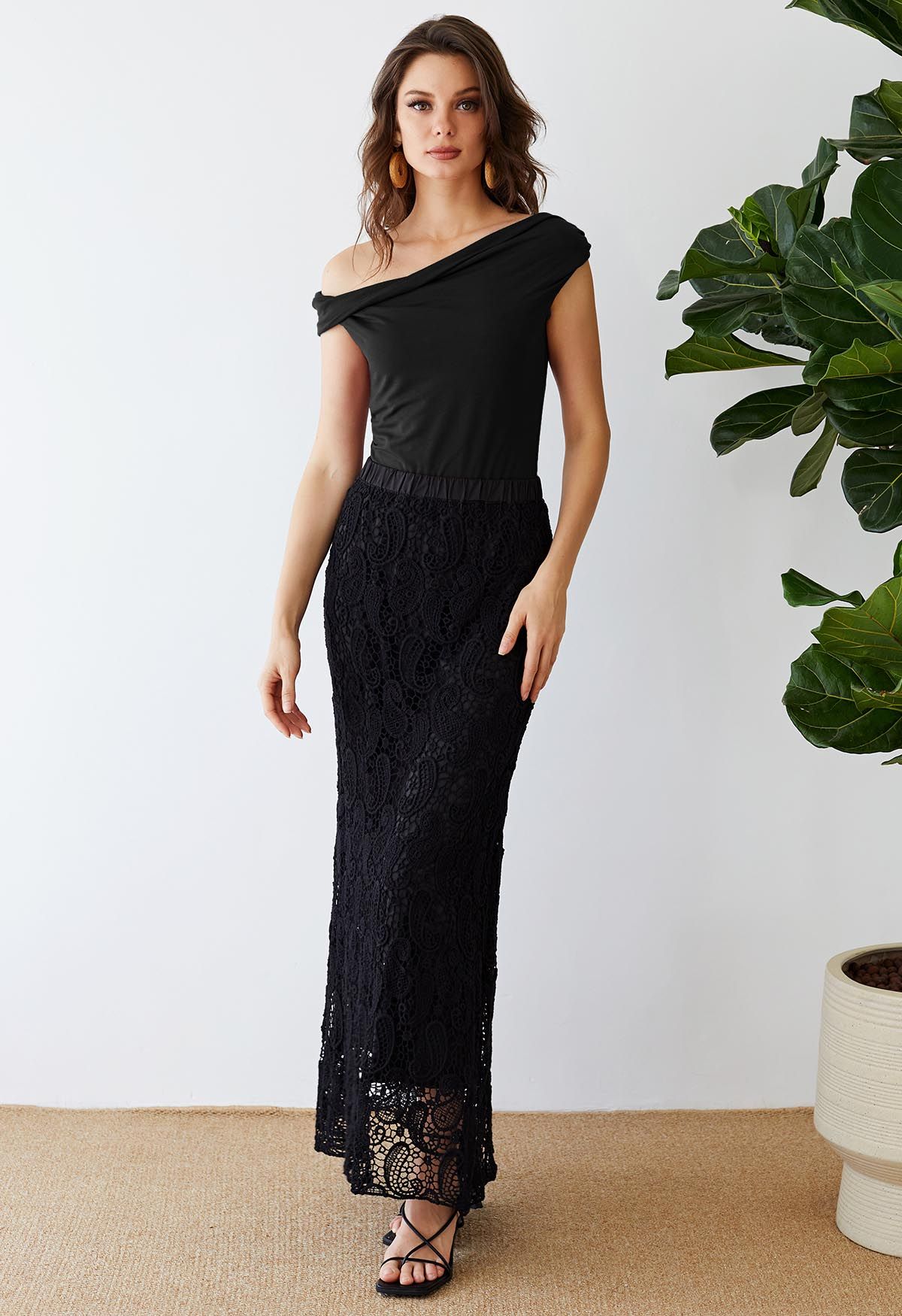 Paisley Cutwork Lace Maxi Skirt in Black