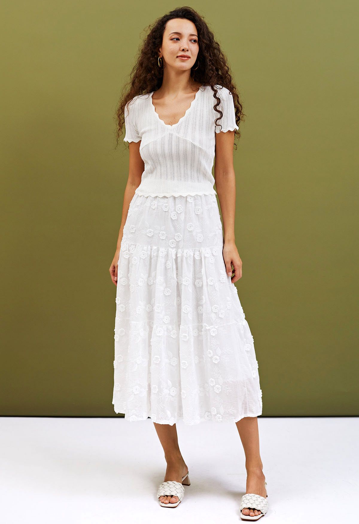 Tasseled Florets Embroidered Midi Skirt in White