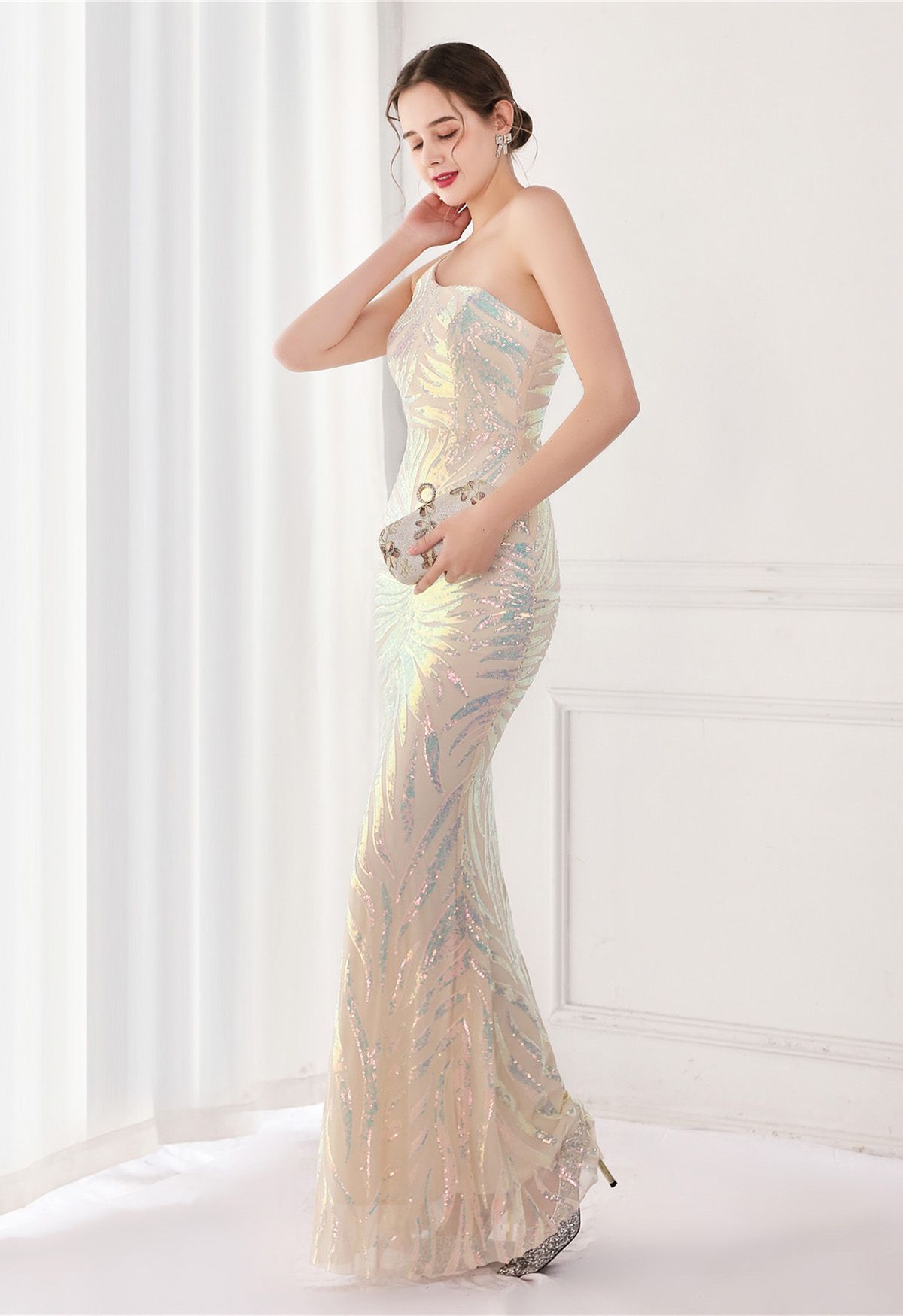 One-Shoulder Leaf Sequined Mermaid Gown in Apricot