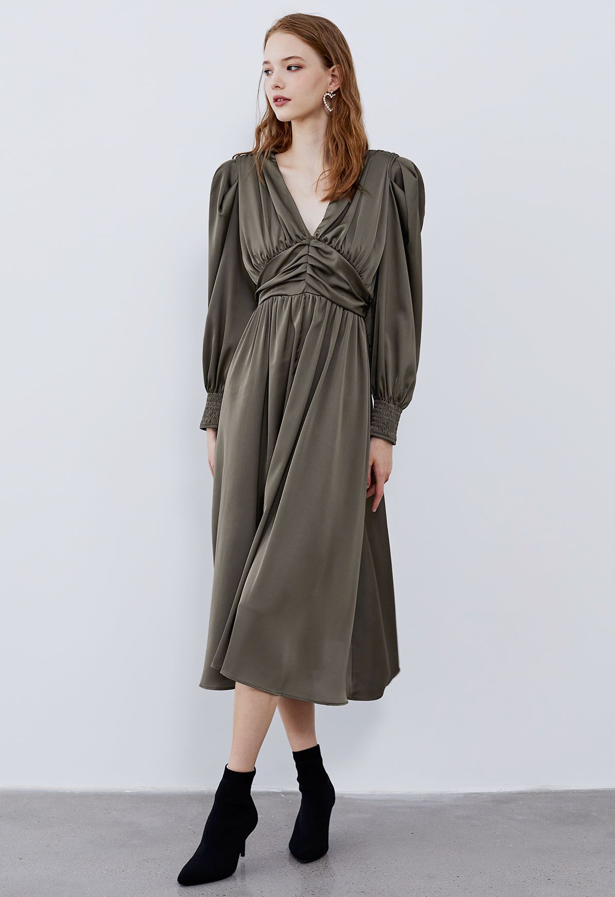 V-Neck Puff Sleeves Ruched Midi Dress in Army Green