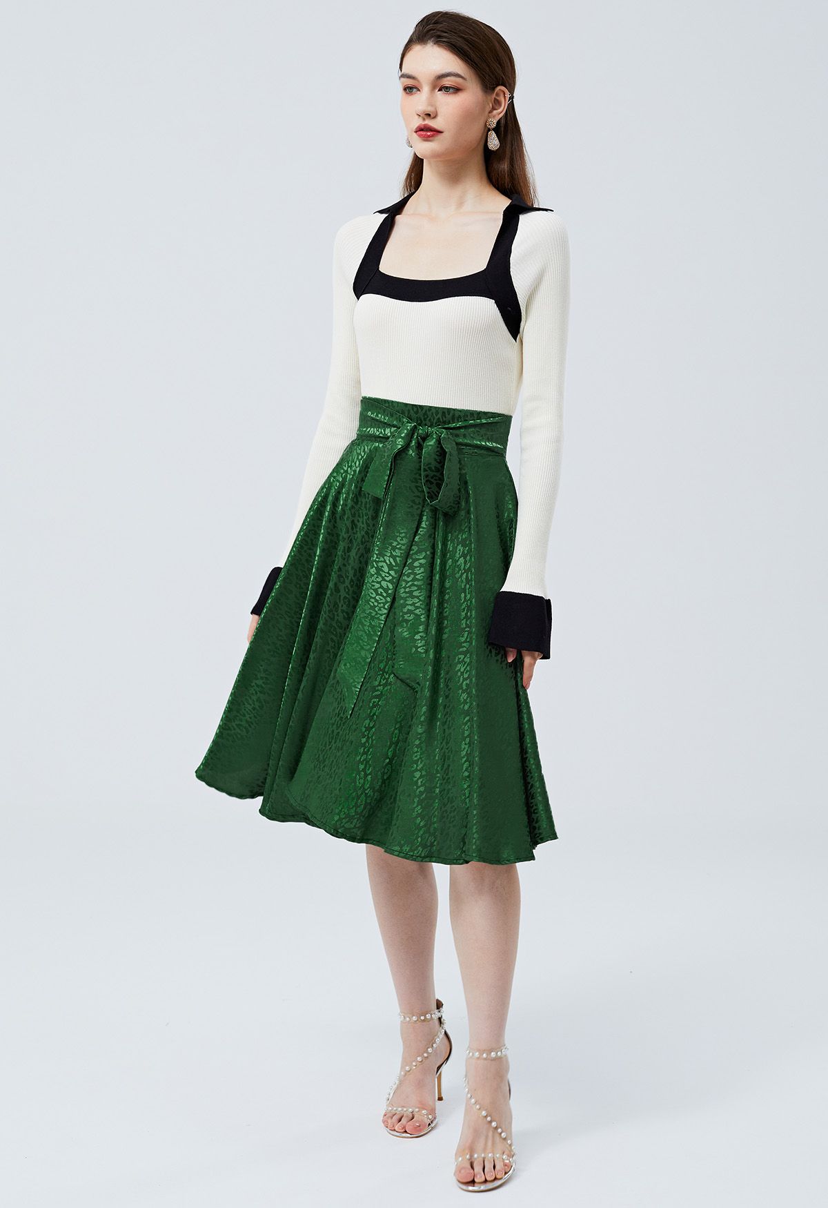 Glossy Leopard Jacquard Tie Waist Flare Midi Skirt in Green