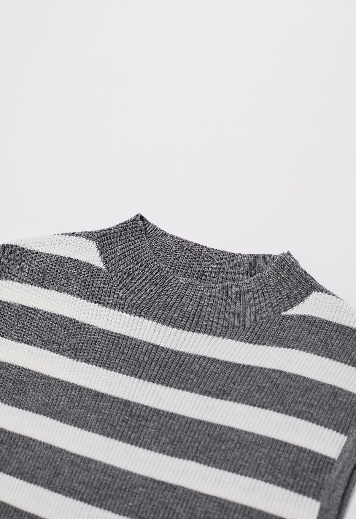 Contrast Stripe Sleeveless Knit Top in Grey