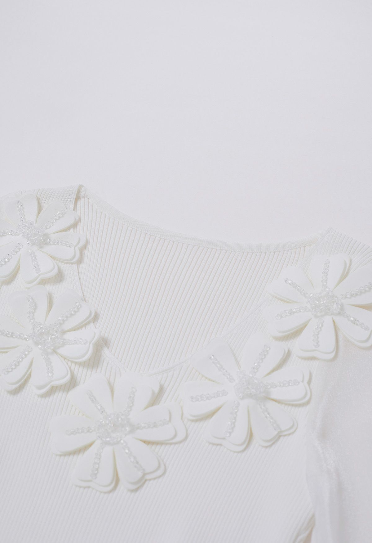 Beaded Flower V-Neck Bubble Sleeve Spliced Knit Top in White
