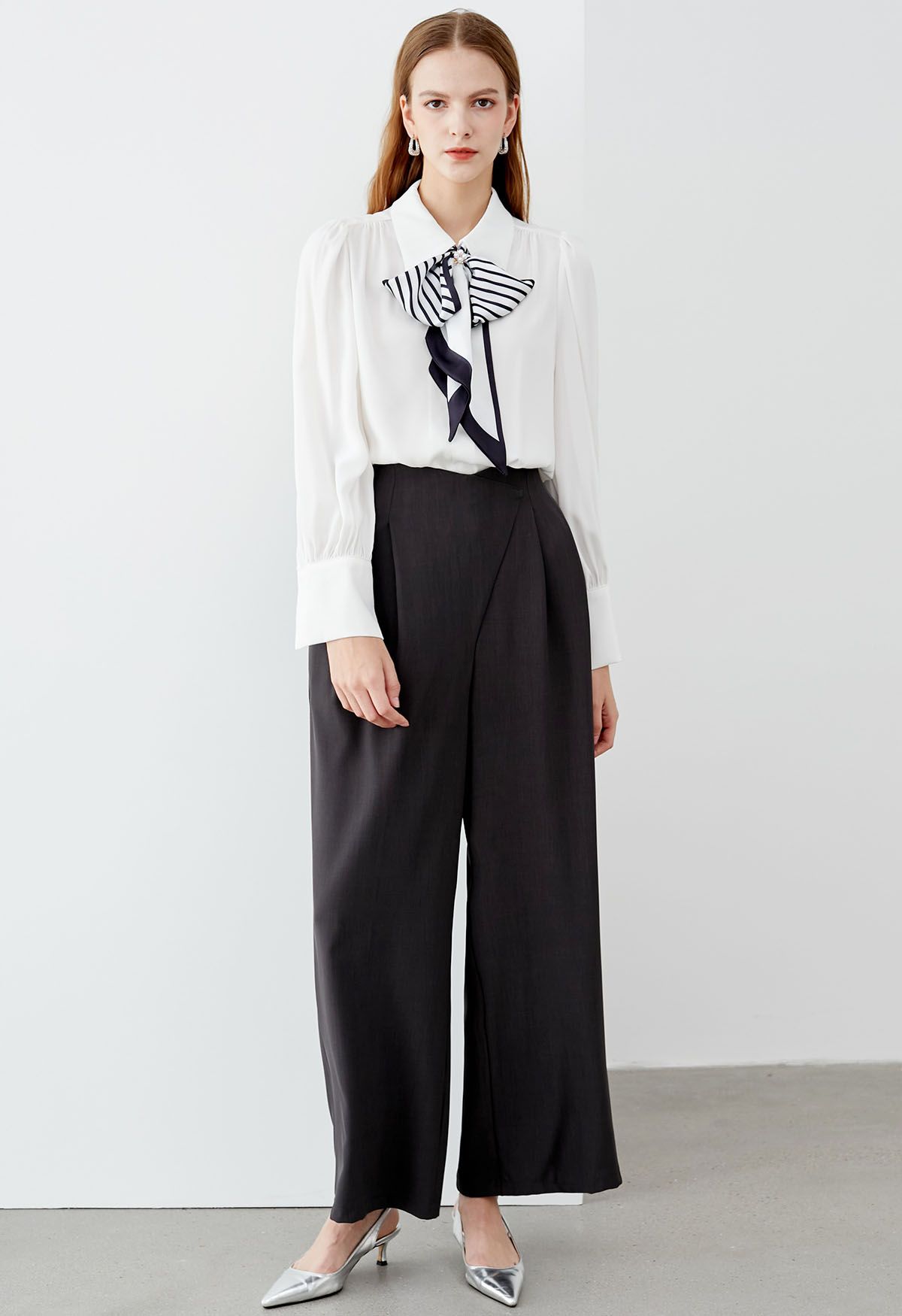 Cross Waist Pleated Straight-Leg Pants in Black