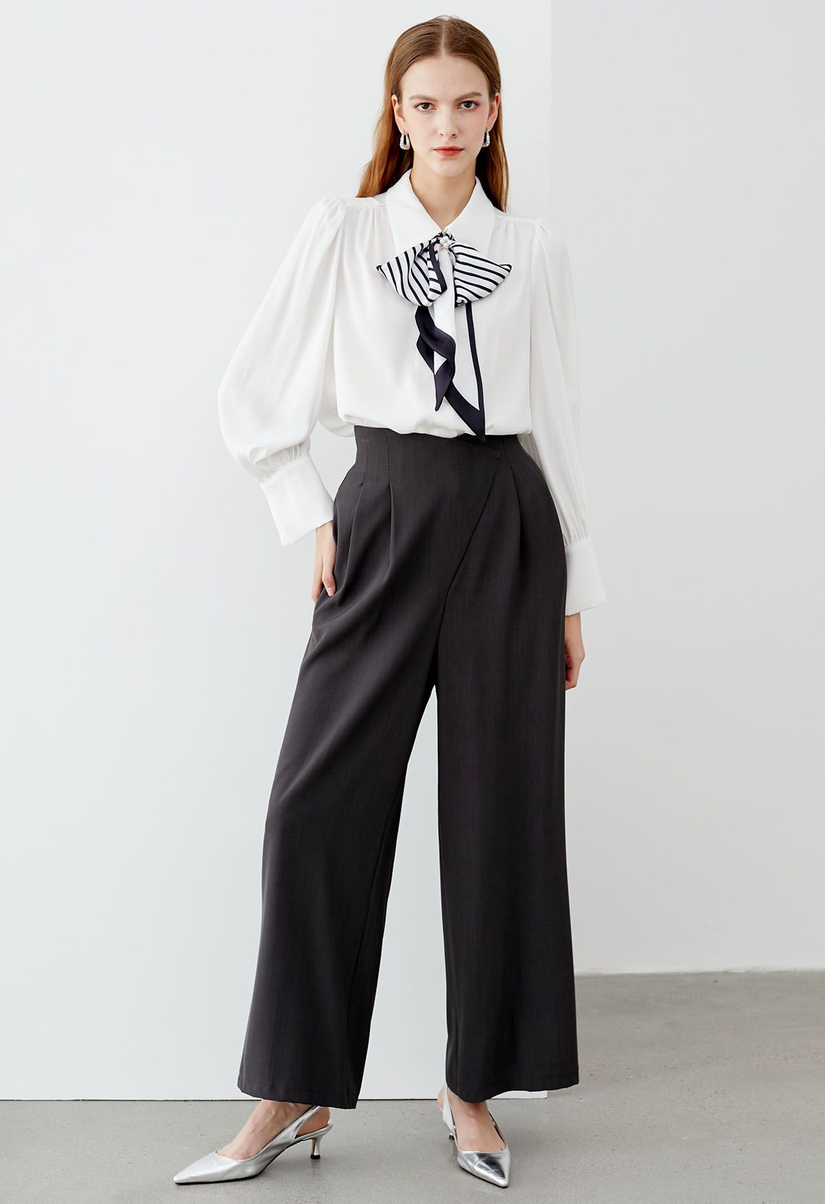 Cross Waist Pleated Straight-Leg Pants in Black