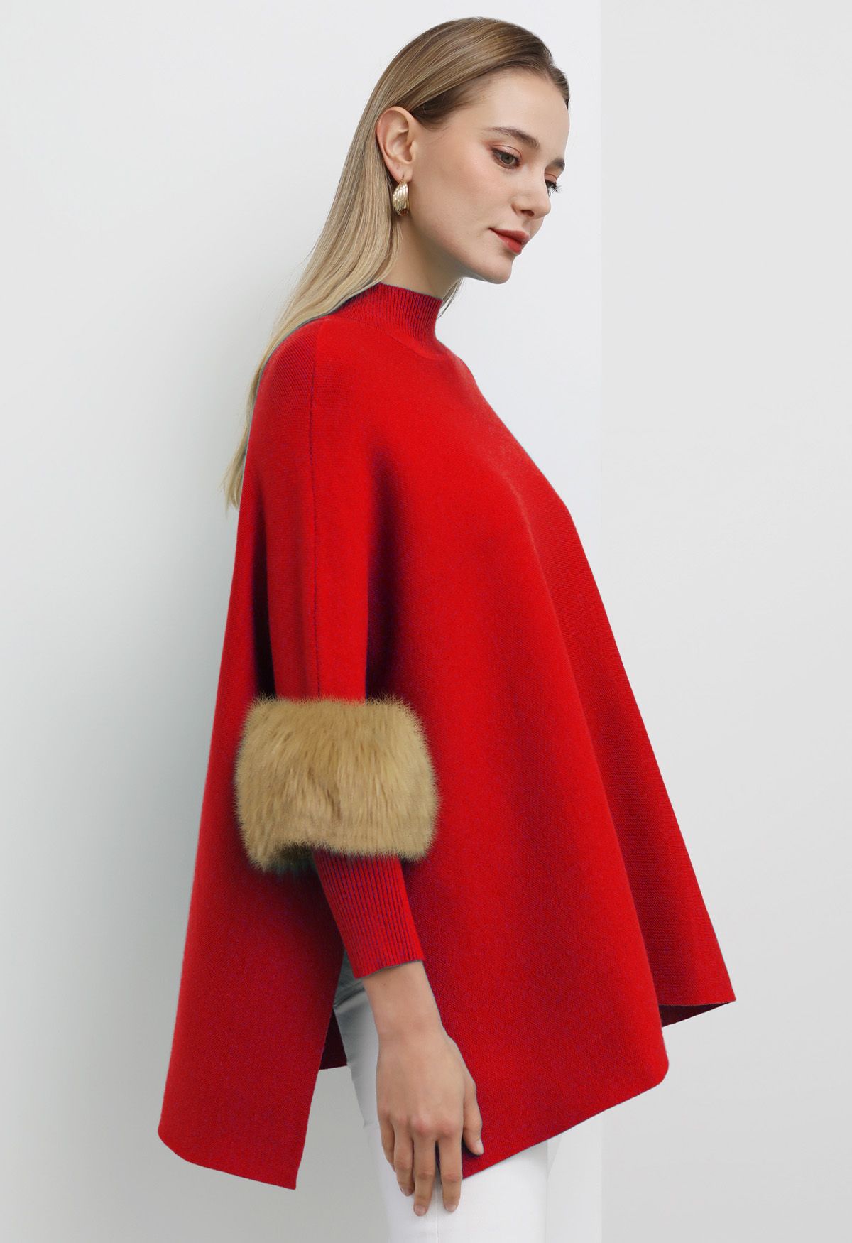 Faux Fur Sleeve Split Hem Knit Poncho in Red