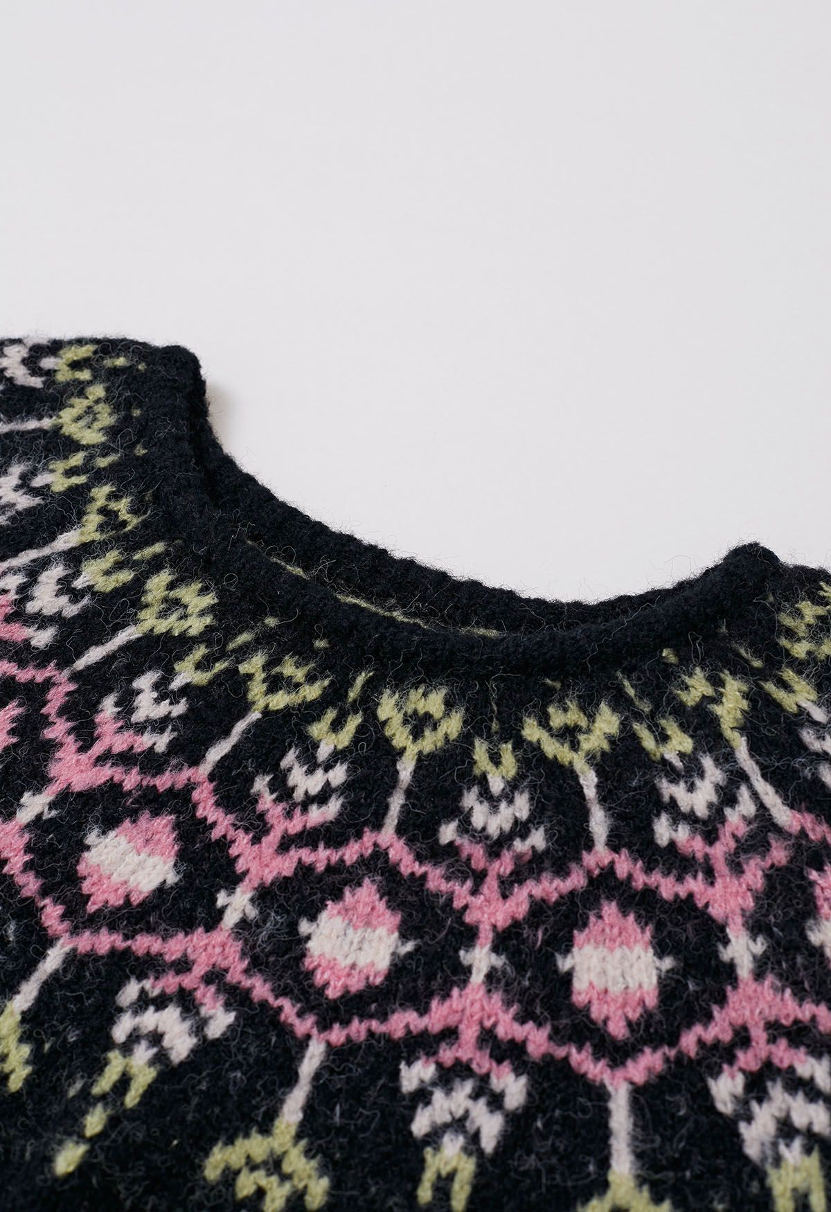 Newleaf Pattern Fuzzy Knit Sweater in Black