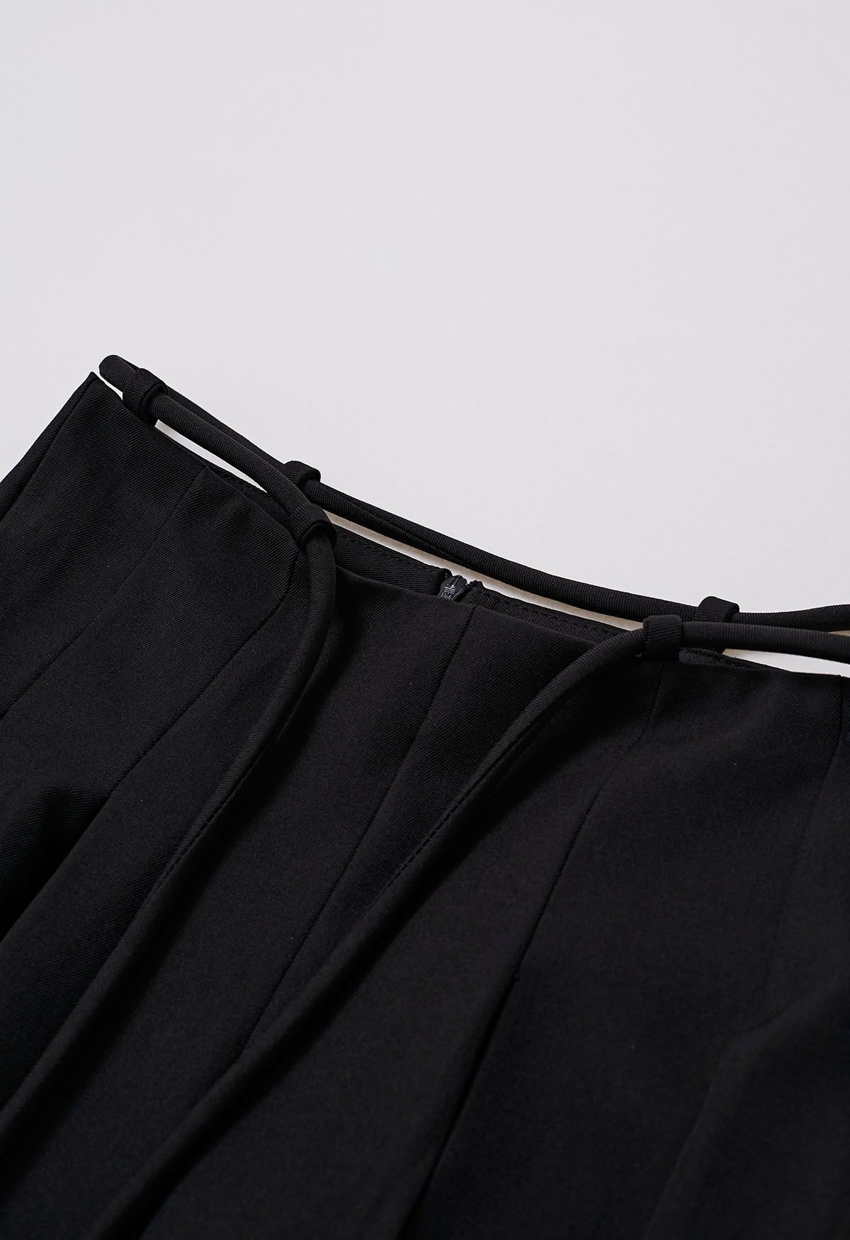 Trendy Tie-Waist Pleated Wide-Leg Pants in Black