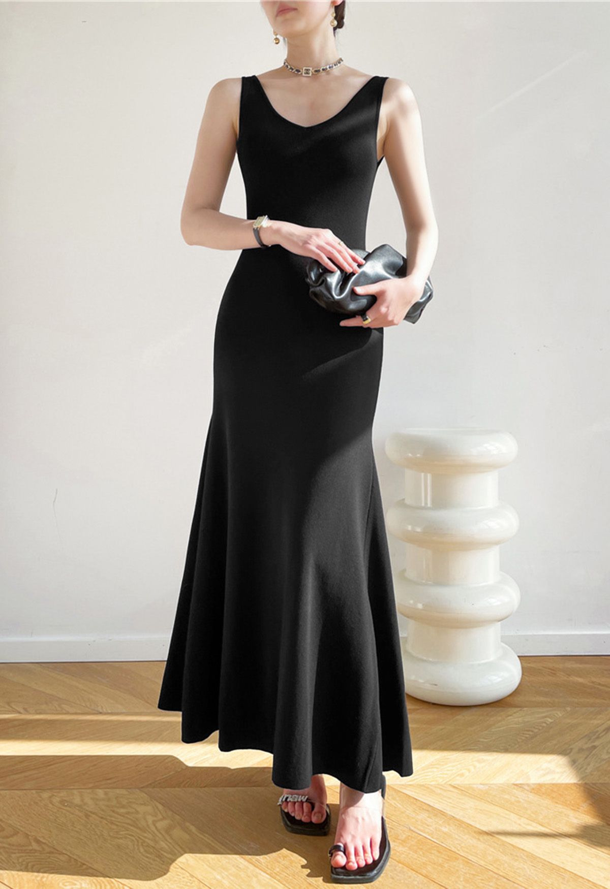 V-Neck Frill Hem Sleeveless Maxi Dress in Black