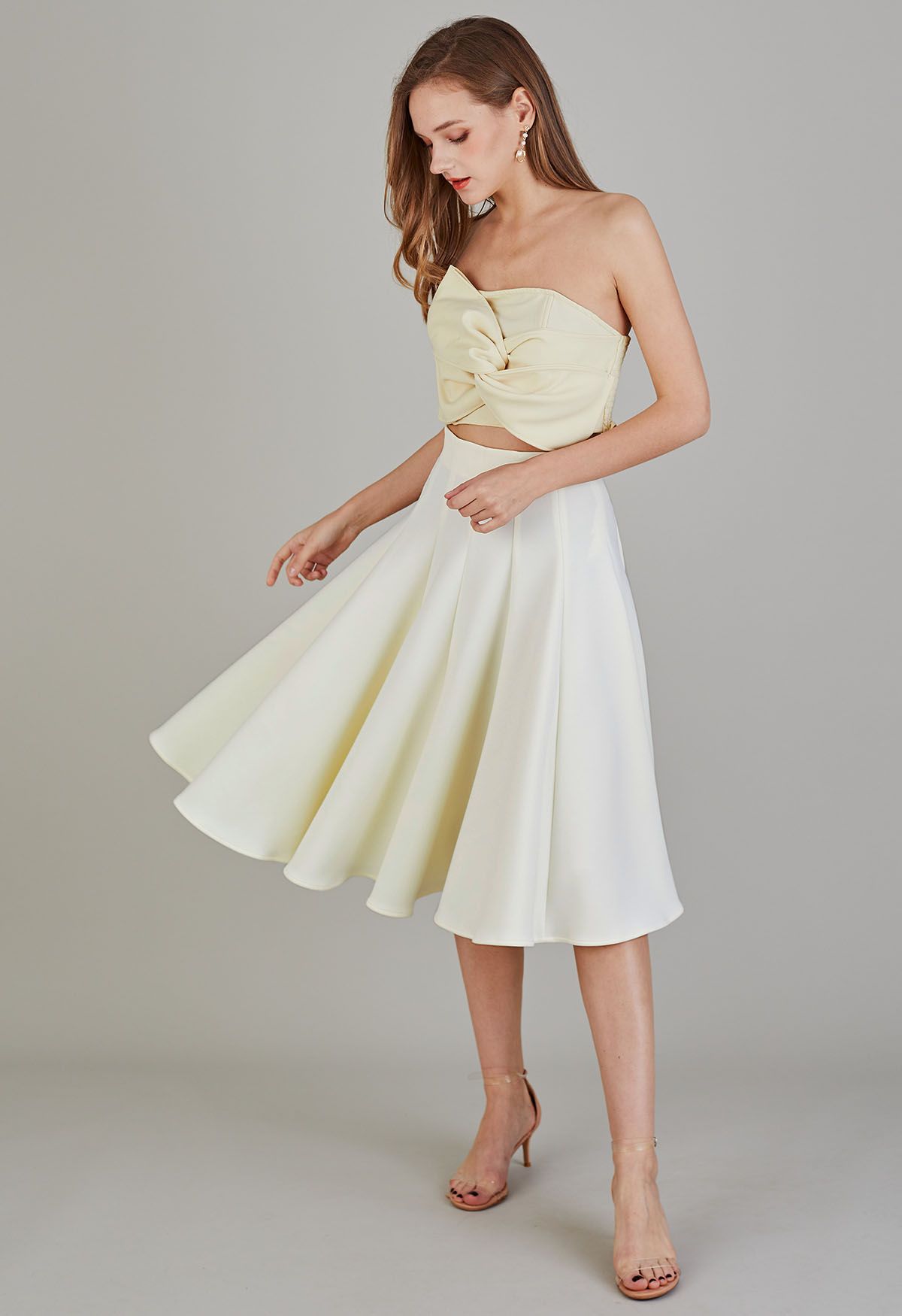 Graceful Flare Silhouette Skirt in Cream