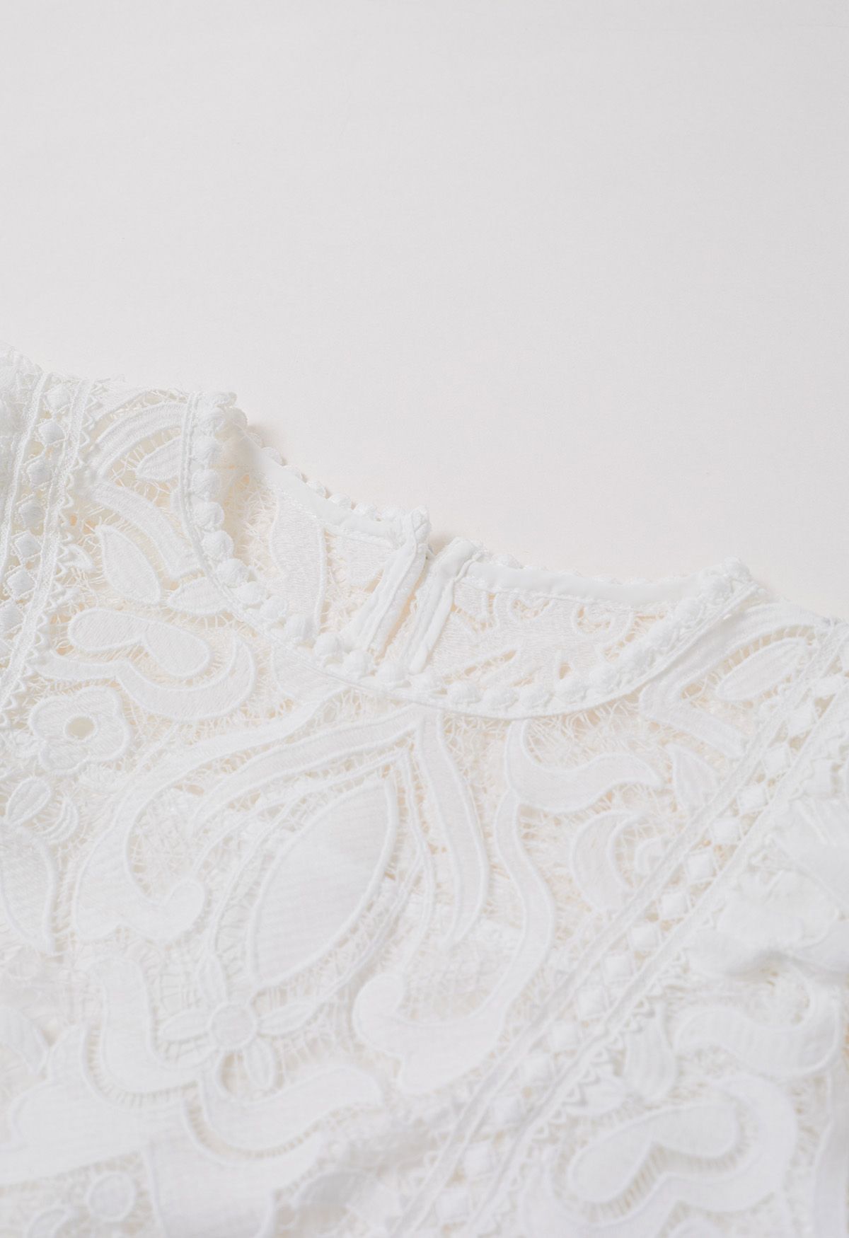 Delicate Cutie Cutwork Lace Flutter Sleeves Top in White