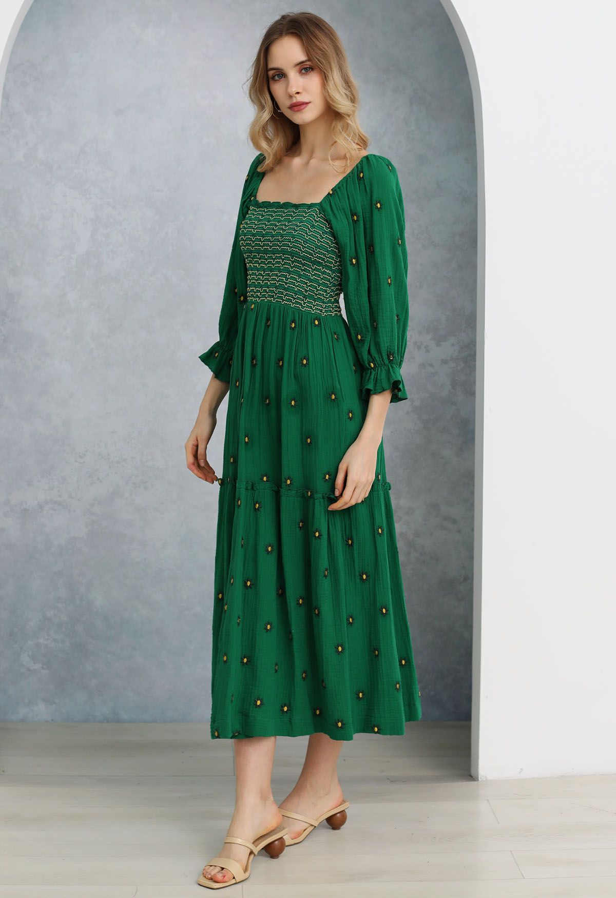 Floret Embroidery Square Neck Midi Dress in Green