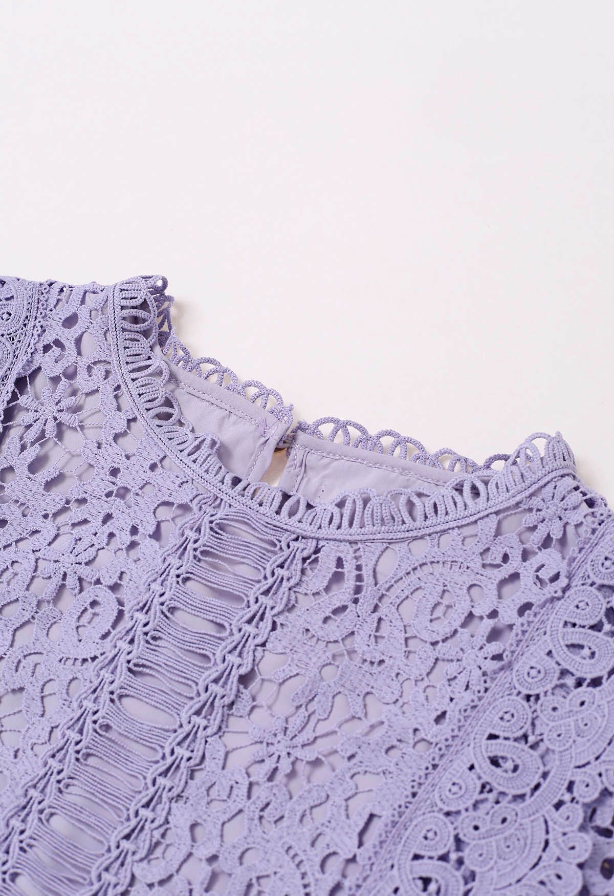 Floral Guipure Lace Short Sleeve Top in Lilac