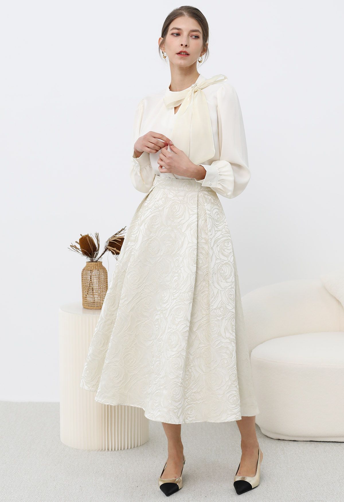 Delicate Roses Jacquard Embossed A-Line Midi Skirt in Ivory