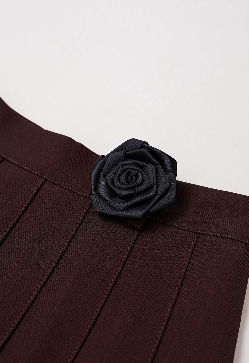 Rose Brooch Chain Belt Pleats Mini Skirt in Burgundy