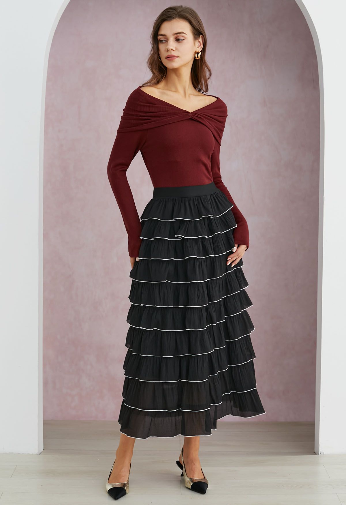 Contrasting Edges Tiered Ruffle Maxi Skirt in Black