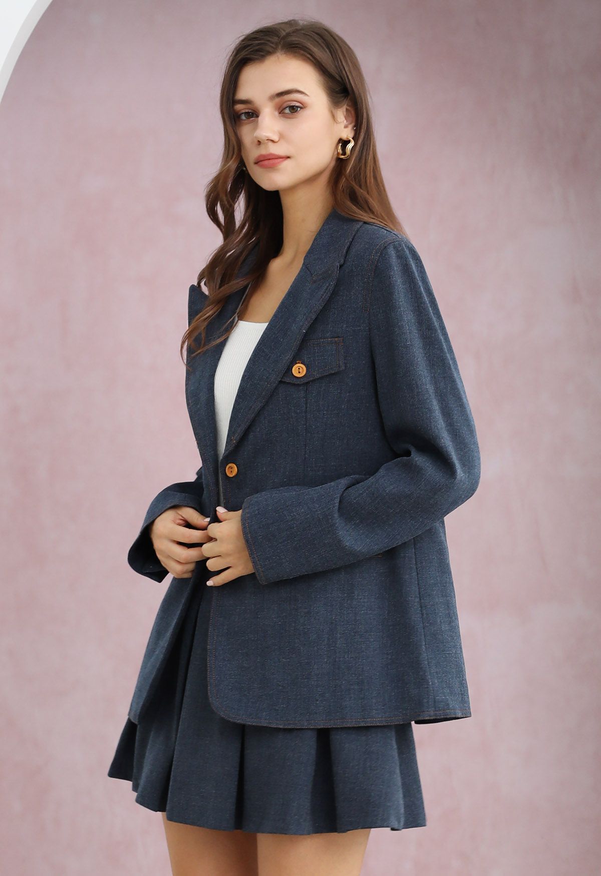 Decorative Pocket Peak Lapel Buttoned Blazer in Navy